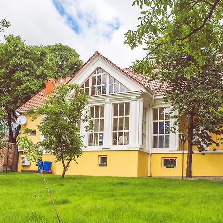 Boutique Hotel Villa P Oezjhorod Buitenkant foto
